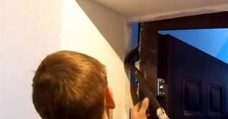 Демонтаж металлической двери в Южно-Сахалинске - стоимость от 2111 рублей